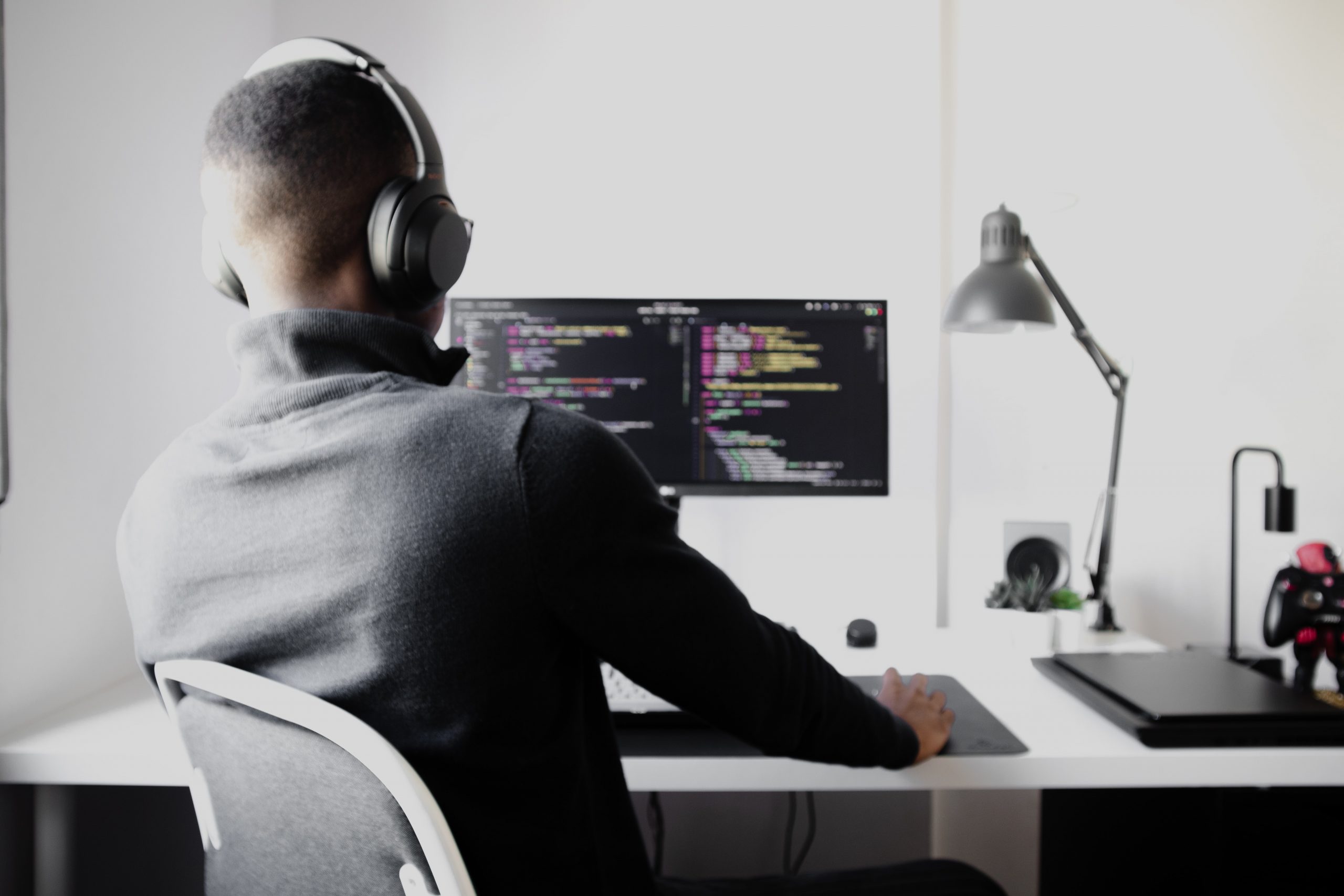 guy programming